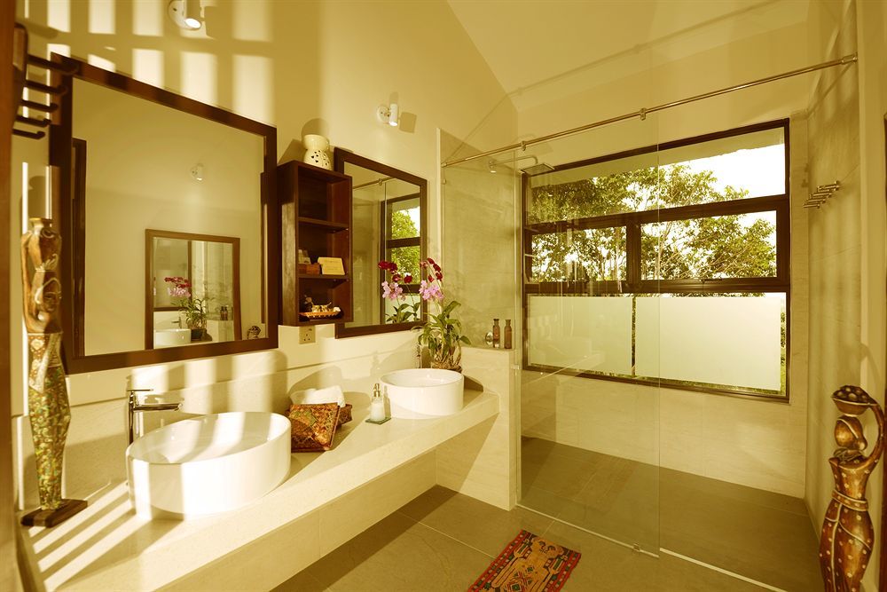 Ambong Rainforest Retreat Pantai Tengah  Exterior foto